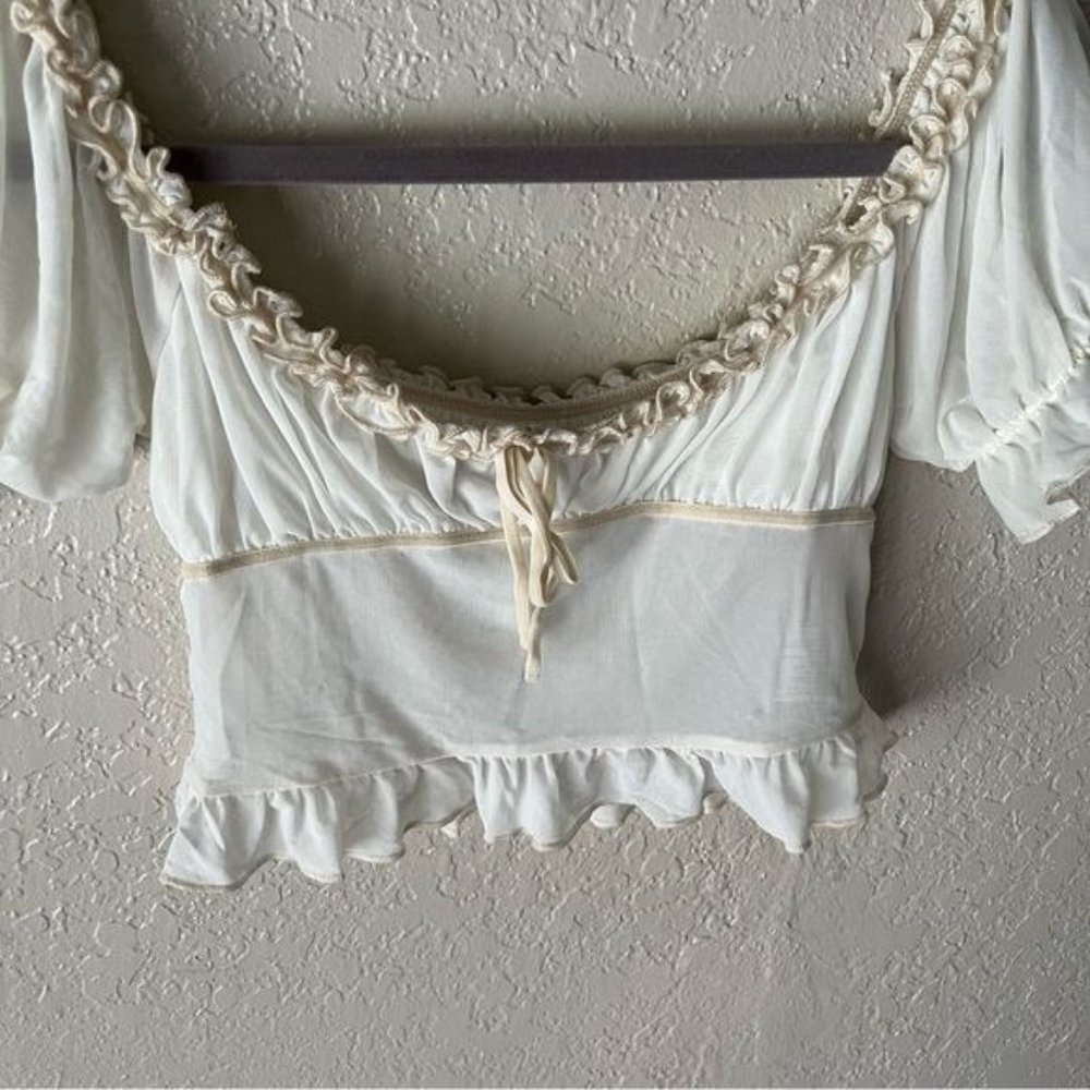 URBAN Outfitters Milkmaid Off Shoulder Cropped Blouse in White M Cottagecore - Picture 5 of 8